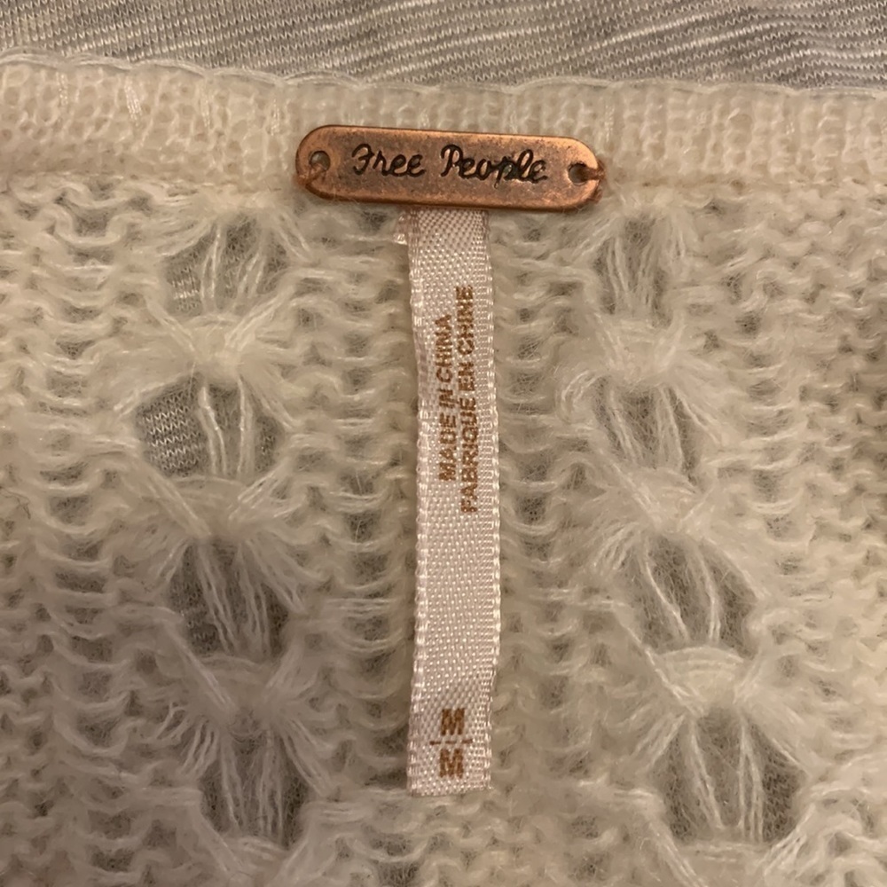Free People sz M embroidered and crochet top - Picture 6 of 8
